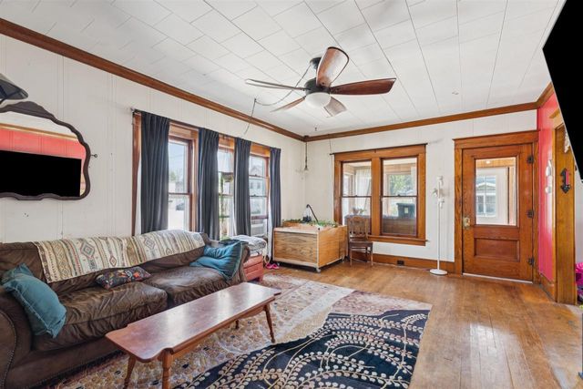 1313 IOWA STREET, Oshkosh, WI 54902