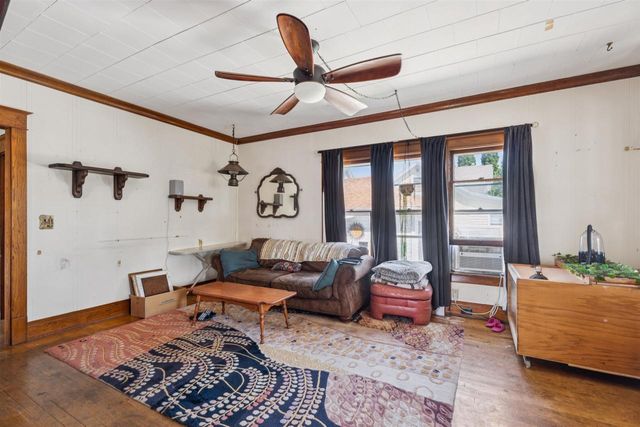 1313 IOWA STREET, Oshkosh, WI 54902