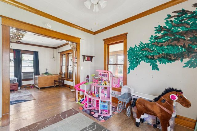 1313 IOWA STREET, Oshkosh, WI 54902