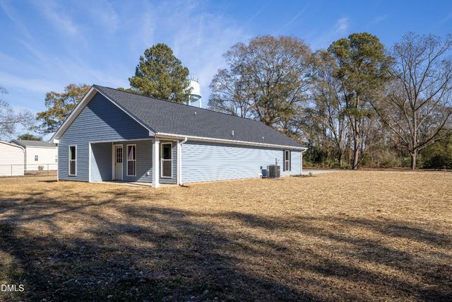 302 S West Street, Roseboro, NC 28382