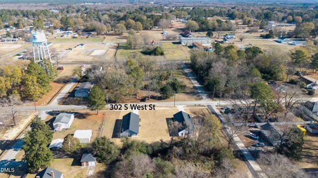 302 S West Street, Roseboro, NC 28382