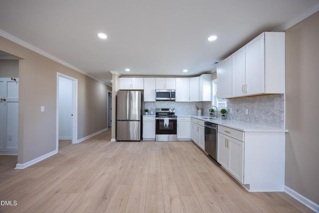 302 S West Street, Roseboro, NC 28382