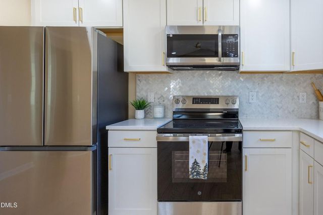 302 S West Street, Roseboro, NC 28382