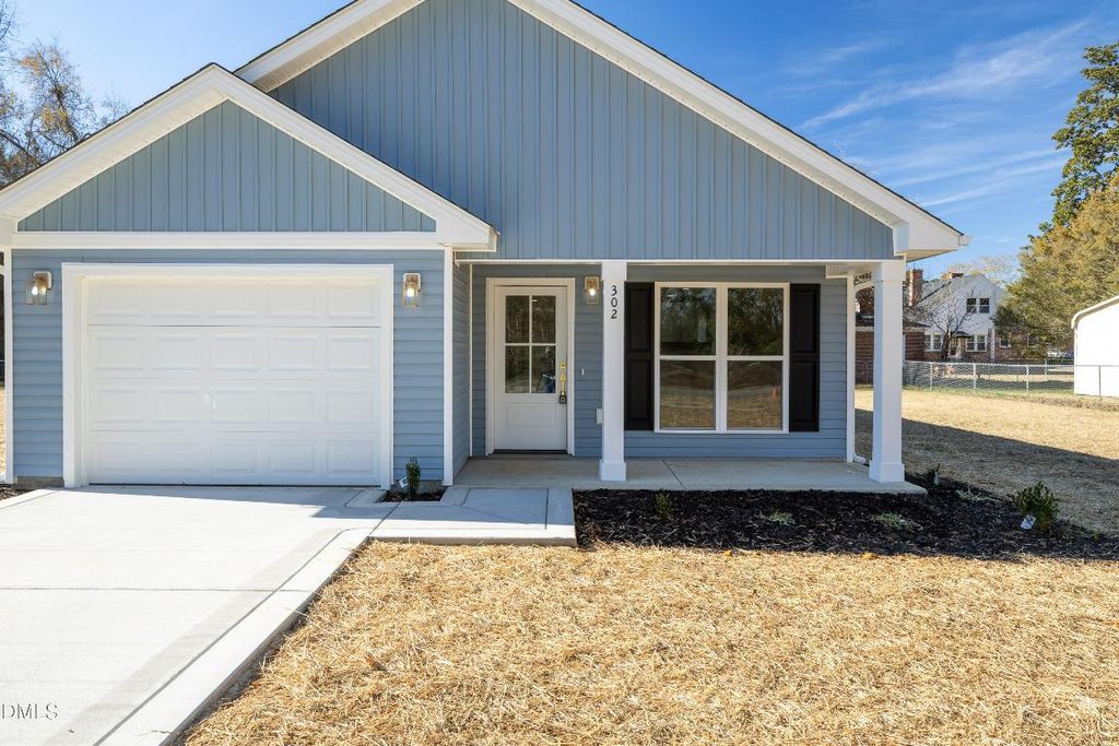 302 S West Street, Roseboro, NC 28382