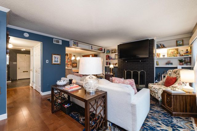 302 Cambridge Place Drive, Little Rock, AR 72227