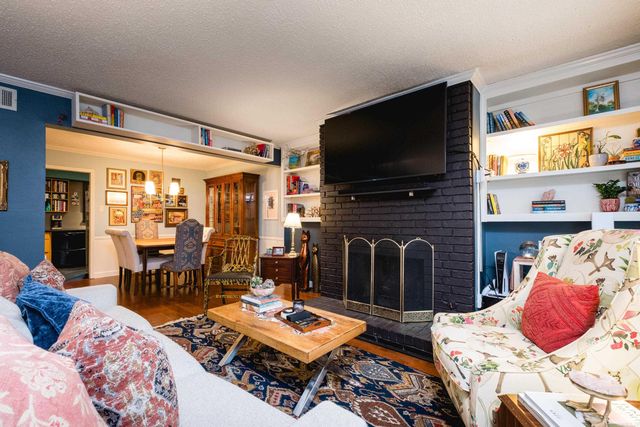 302 Cambridge Place Drive, Little Rock, AR 72227