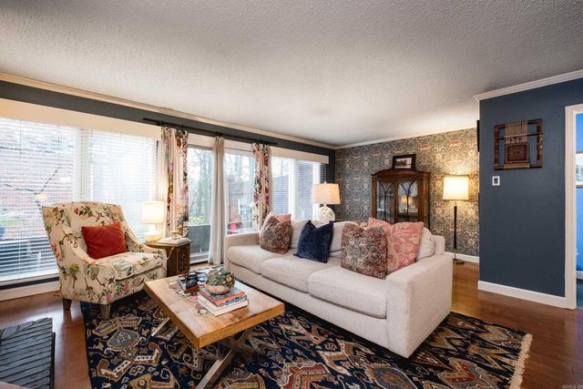 302 Cambridge Place Drive, Little Rock, AR 72227