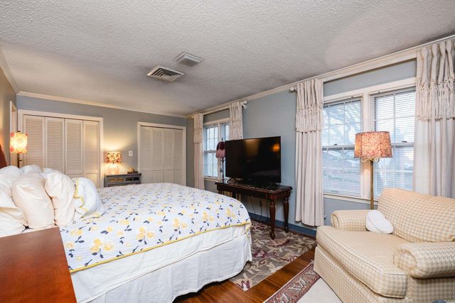 302 Cambridge Place Drive, Little Rock, AR 72227