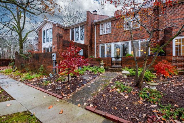 302 Cambridge Place Drive, Little Rock, AR 72227