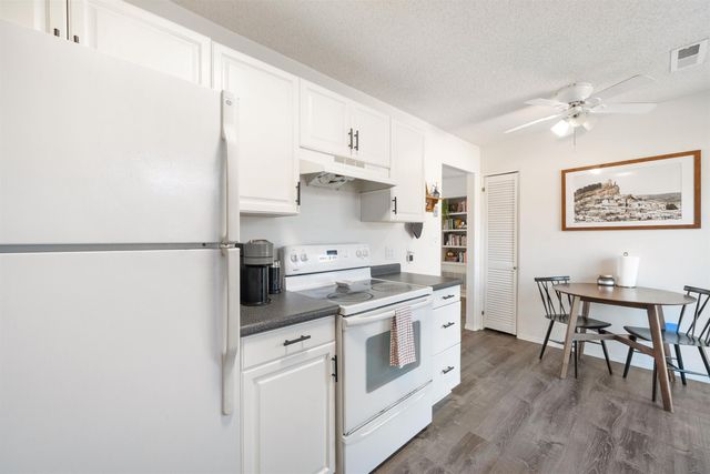 3007 S Fern Ave, Wichita, KS 67217