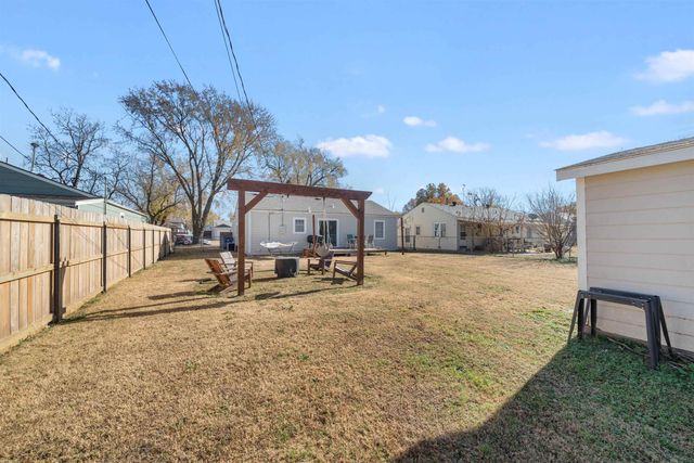 3007 S Fern Ave, Wichita, KS 67217