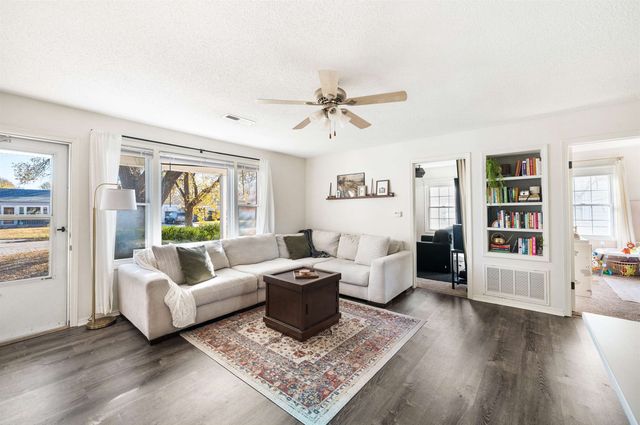 3007 S Fern Ave, Wichita, KS 67217