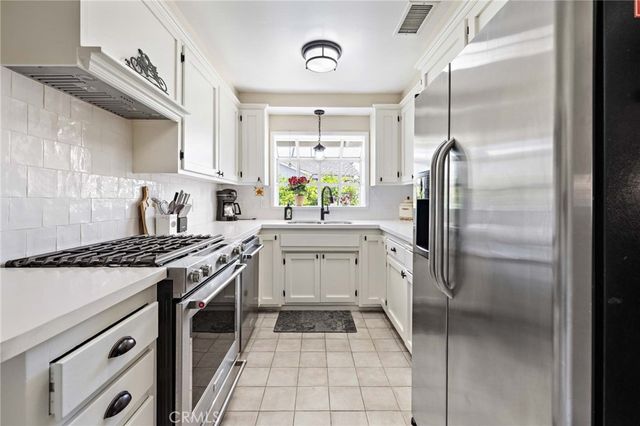 431 N Vermont Avenue, Glendora, CA 91741