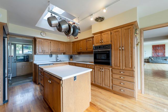 674 E 16TH AVE, Salt Lake City, UT 84103