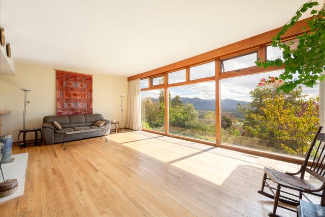 674 E 16TH AVE, Salt Lake City, UT 84103