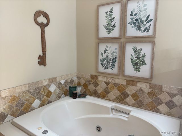 7649 HALCYON FOREST TR ., Montgomery, AL 36117