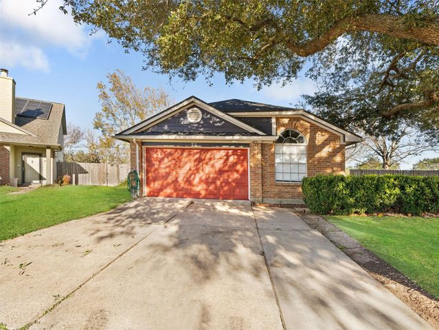75 Avocado Court, Lake Jackson, TX 77566