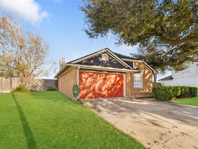 75 Avocado Court, Lake Jackson, TX 77566