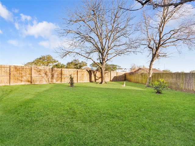 75 Avocado Court, Lake Jackson, TX 77566