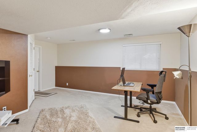 11605 Jefferson Circle, Omaha, NE 68137