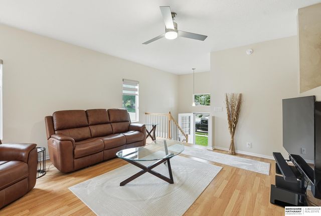 11605 Jefferson Circle, Omaha, NE 68137