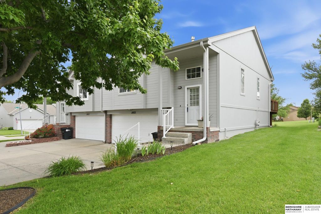 11605 Jefferson Circle, Omaha, NE 68137