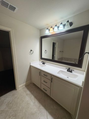 520 Stillwater Drive, Waxahachie, TX 75165