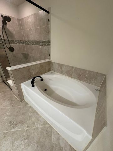 520 Stillwater Drive, Waxahachie, TX 75165