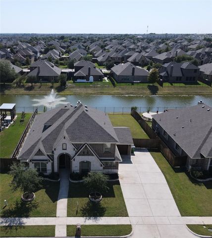 520 Stillwater Drive, Waxahachie, TX 75165