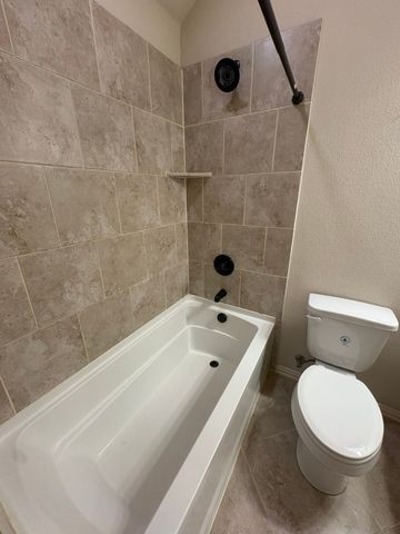 520 Stillwater Drive, Waxahachie, TX 75165