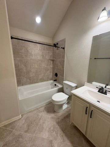 520 Stillwater Drive, Waxahachie, TX 75165