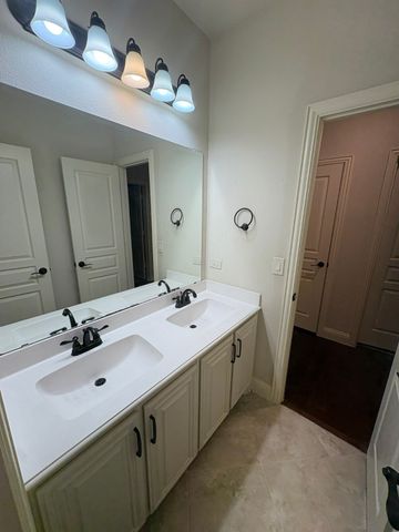 520 Stillwater Drive, Waxahachie, TX 75165