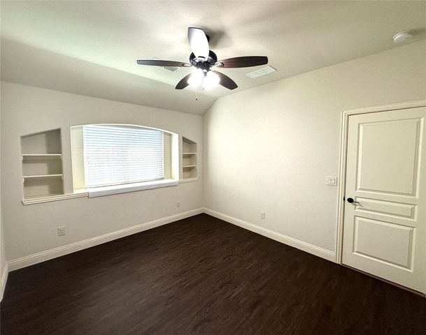 520 Stillwater Drive, Waxahachie, TX 75165