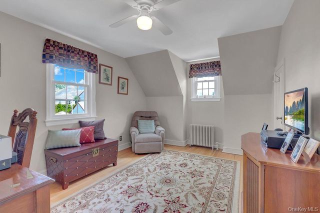 5 Newell Road, Merrick, NY 11566