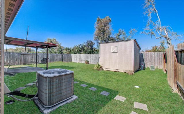 1315 Diamond Drape Drive, Rosharon, TX 77583