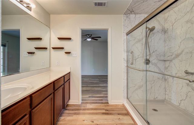 1315 Diamond Drape Drive, Rosharon, TX 77583