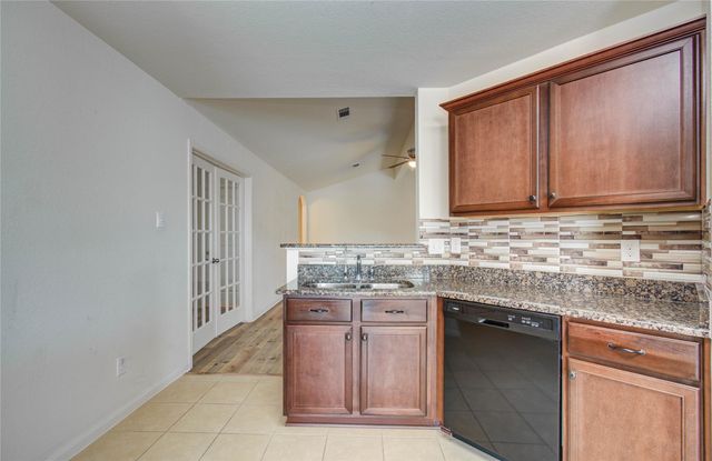 1315 Diamond Drape Drive, Rosharon, TX 77583