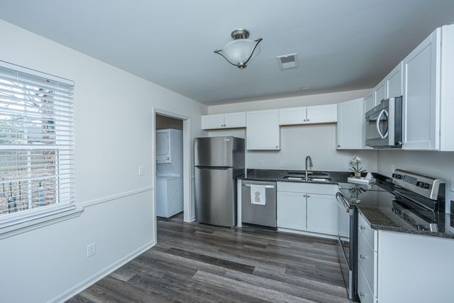 306 Crestview Drive Apt C, Summerville, SC 29485