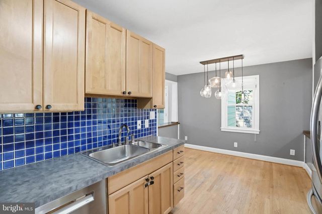 1102 BROADWOOD DR, Rockville, MD 20851