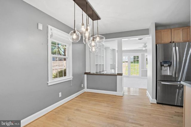 1102 BROADWOOD DR, Rockville, MD 20851