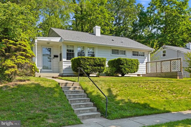 1102 BROADWOOD DR, Rockville, MD 20851