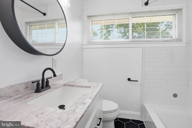 1102 BROADWOOD DR, Rockville, MD 20851