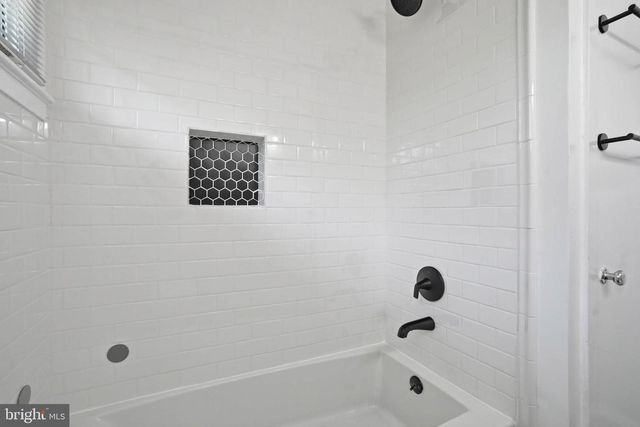 1102 BROADWOOD DR, Rockville, MD 20851