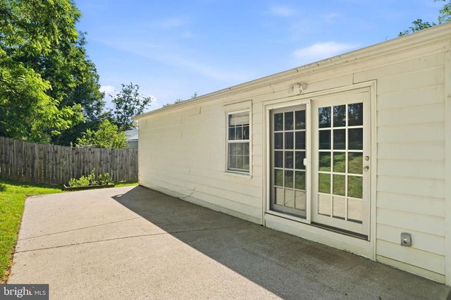1102 BROADWOOD DR, Rockville, MD 20851