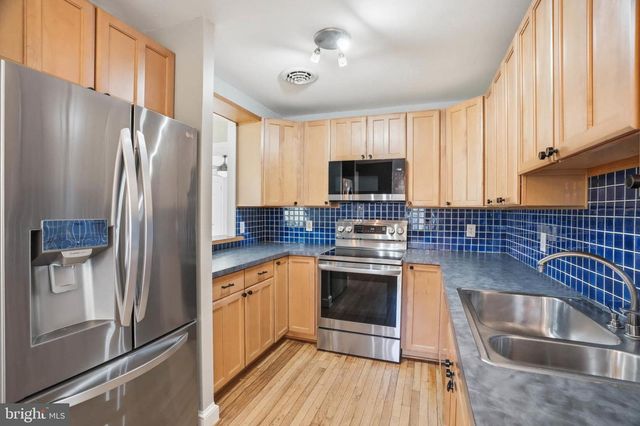 1102 BROADWOOD DR, Rockville, MD 20851