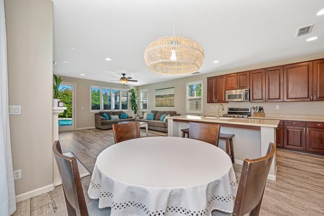 1649 Snapdragon Ln, Roseville, CA 95747