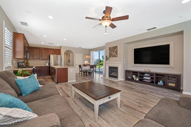 1649 Snapdragon Ln, Roseville, CA 95747