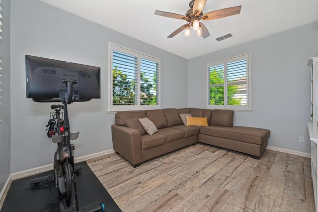 1649 Snapdragon Ln, Roseville, CA 95747