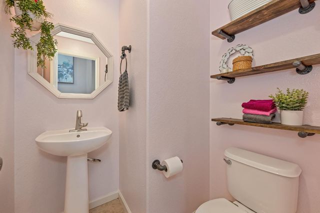 1649 Snapdragon Ln, Roseville, CA 95747