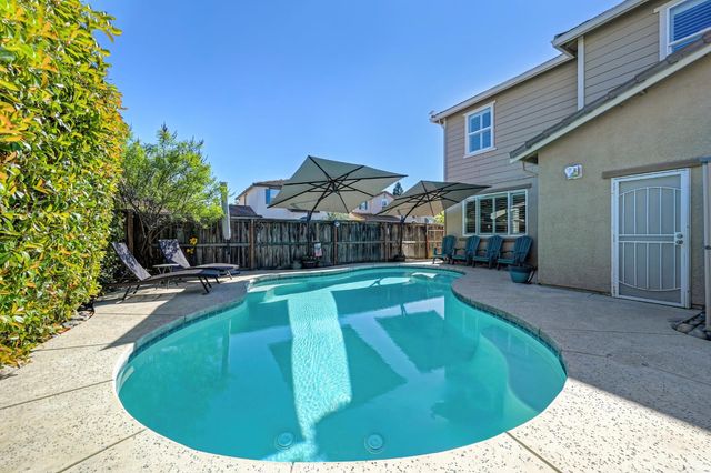 1649 Snapdragon Ln, Roseville, CA 95747